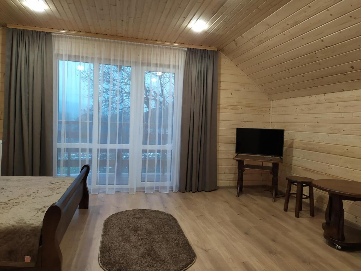 Апартаменти З Двома Спальнями І Кухнею Jaremtsche Exterior foto