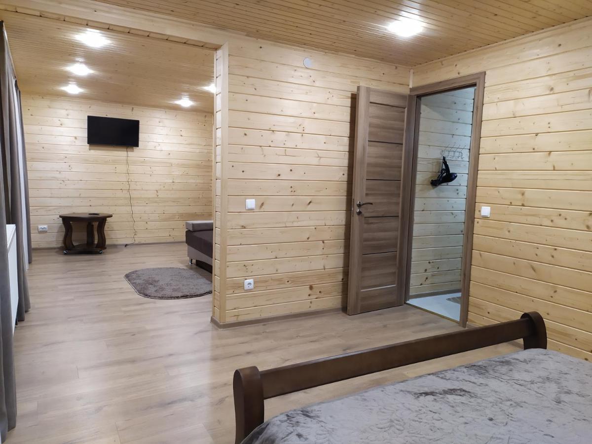 Апартаменти З Двома Спальнями І Кухнею Jaremtsche Exterior foto