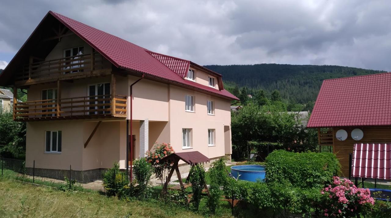 Апартаменти З Двома Спальнями І Кухнею Jaremtsche Exterior foto