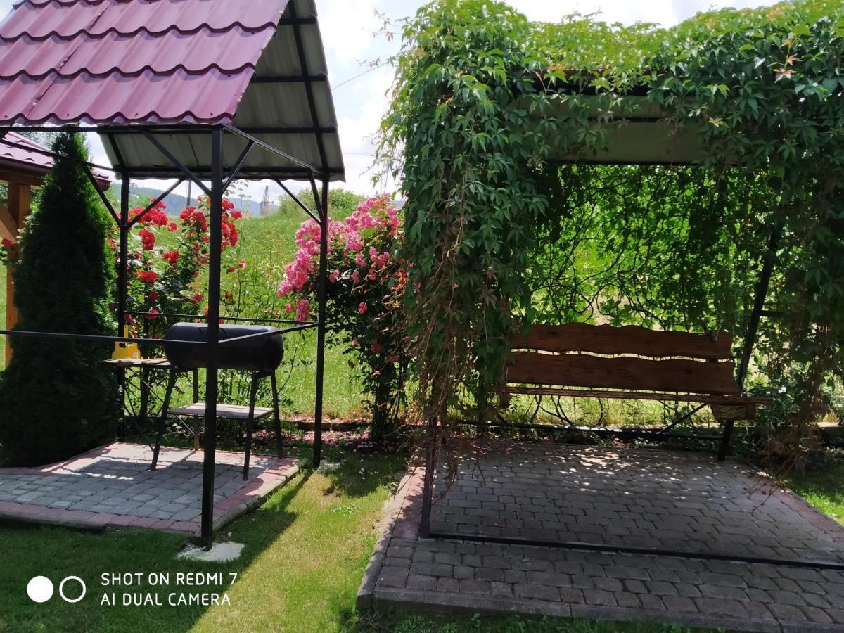 Апартаменти З Двома Спальнями І Кухнею Jaremtsche Exterior foto